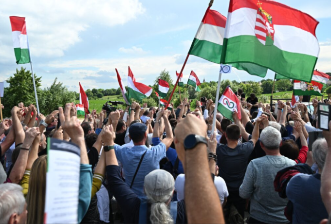 Τέλος εποχής για τον Βίκτορ Όρμπαν – Κυβερνητική πλειοψηφία για το Tisza του Πέτερ Μάγιαρ